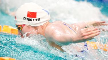 鲁尼：我和C罗关系很好，他常照镜子说自己很帅但我会说他很丑.