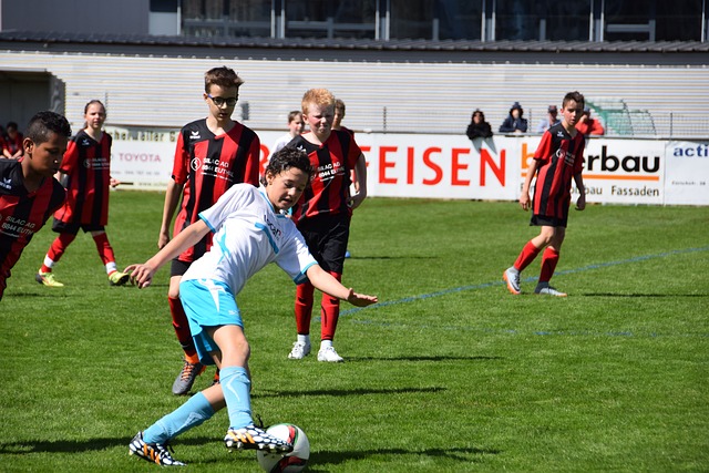 累计转会费排名：内马尔4亿居首，卢卡库3.69亿排名次席.